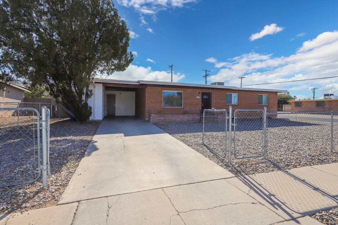 6702 E Calle Mercurio in Tucson, AZ - Building Photo