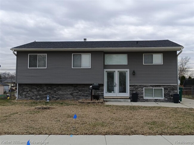 15730 Anthony St in Romulus, MI - Building Photo - Building Photo