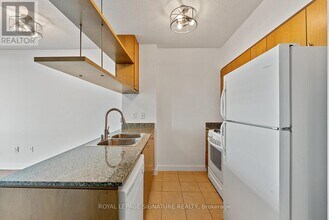 3 Navy Wharf Ct in Toronto, ON - Building Photo - Building Photo
