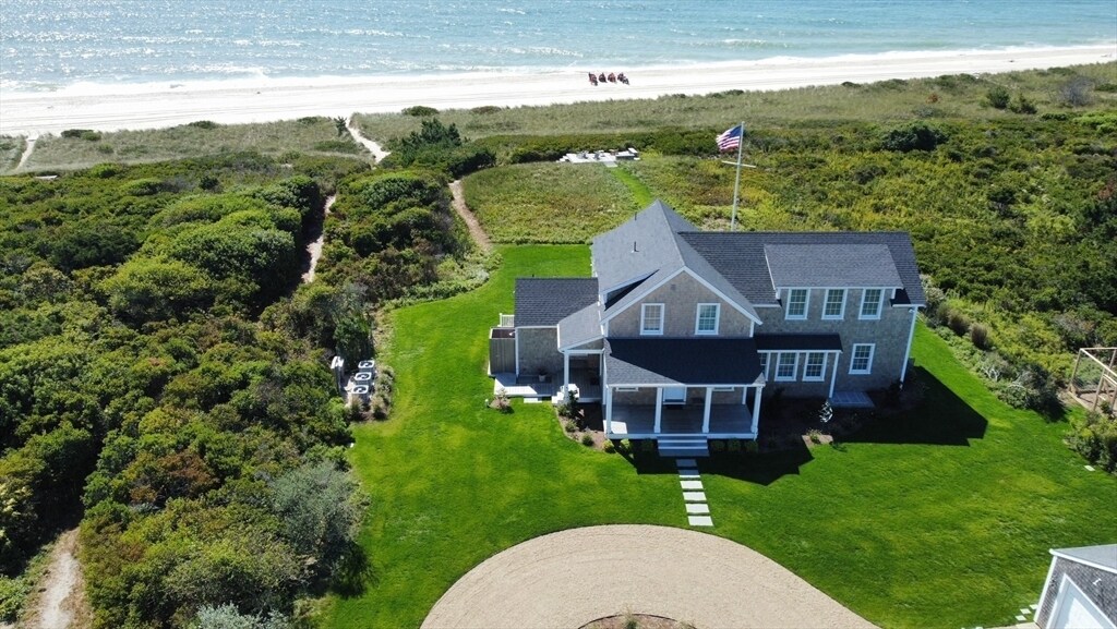 29 Nonantum Ave in Nantucket, MA - Foto de edificio