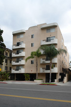 420 S Harvard Blvd in Los Angeles, CA - Foto de edificio - Building Photo