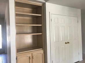 1697 W Locust Ave in Fresno, CA - Foto de edificio - Building Photo