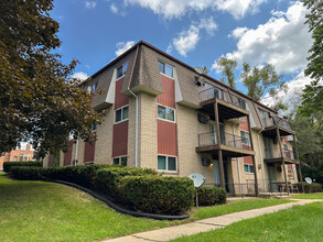 Addison Apartments in Addison, MI - Foto de edificio - Building Photo