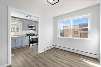 35 W 23rd St in Bayonne, NJ - Building Photo - Building Photo