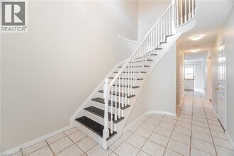 1283 Blanshard Dr in Burlington, ON - Building Photo - Building Photo