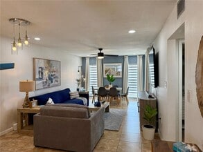 7003 Sunset Way in St Pete Beach, FL - Building Photo - Building Photo