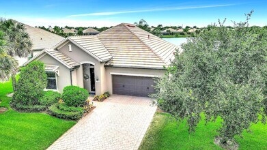 3600 Siena Cir in Wellington, FL - Building Photo - Building Photo
