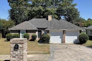 15 Carrera Rd in Stockbridge, GA - Building Photo