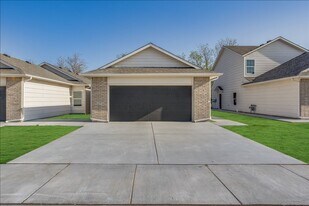 1060 Long Path Ct in Goddard, KS - Building Photo