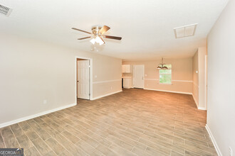 8010 Trinity Park Dr in Riverdale, GA - Building Photo - Building Photo