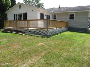 10 Flicker Dr in Latham, NY - Building Photo - Building Photo