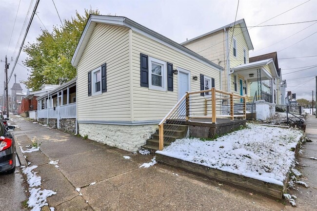 142 4th Ave in Dayton, KY - Building Photo - Building Photo