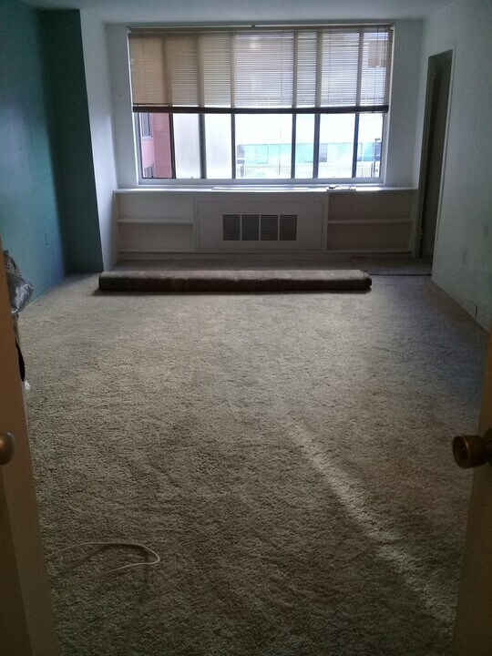 1121 ARLINGTON, Unit 211 in Arlington, VA - Building Photo