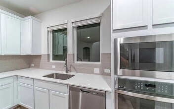 213 Alicante Ln in Liberty Hill, TX - Building Photo - Building Photo