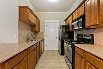 508 Elmwood Pl, Unit B in Austin, TX - Building Photo - Building Photo