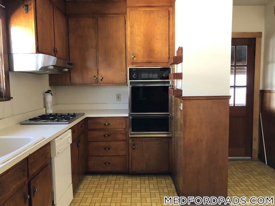 51 Windsor Rd in Medford, MA - Building Photo
