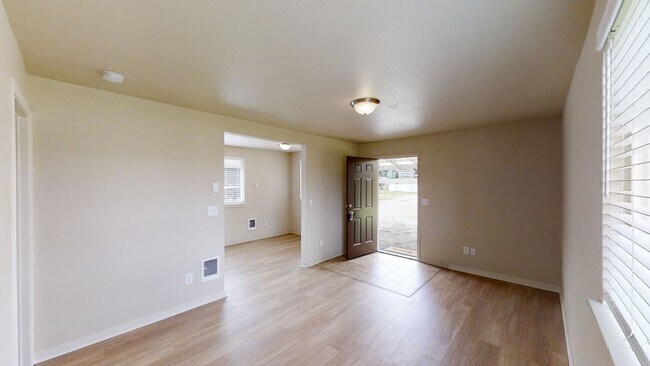 21306-21310 Mountain Hwy E in Spanaway, WA - Building Photo - Building Photo