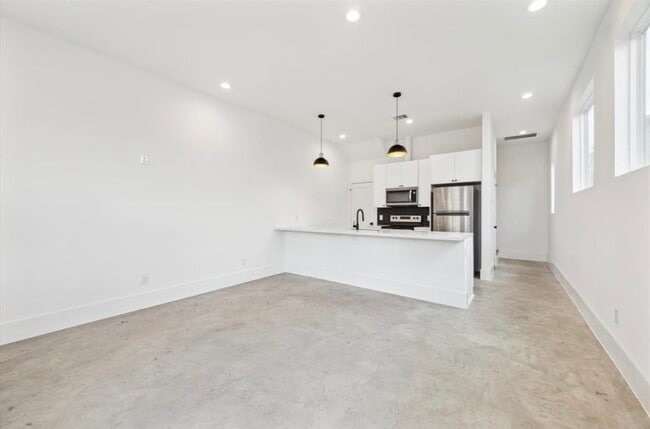 316 N Everton St in Houston, TX - Foto de edificio - Building Photo