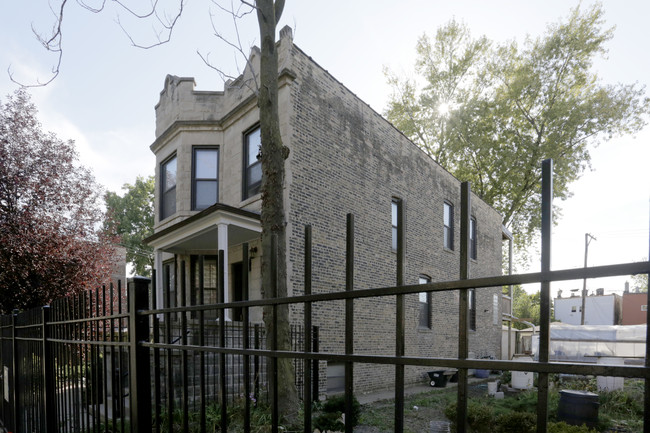 526 N Homan Ave in Chicago, IL - Building Photo - Building Photo