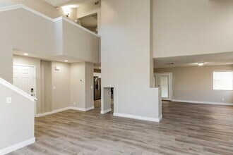 229 Comanche Ct in Henderson, NV - Foto de edificio - Building Photo