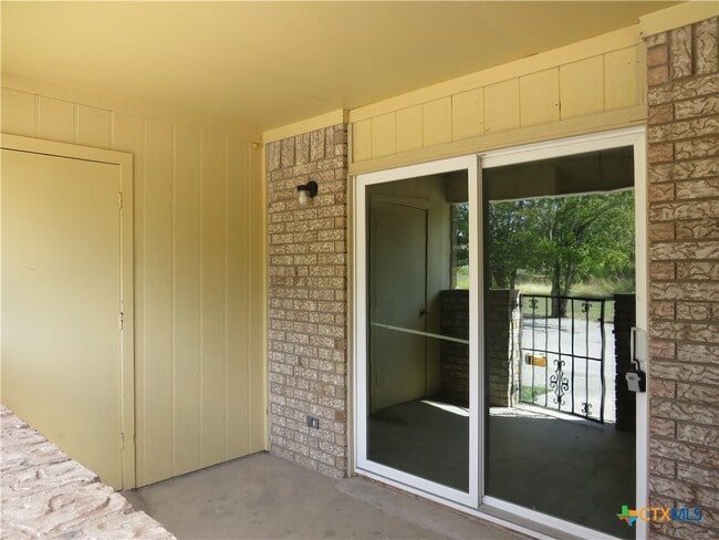 property at 1807 Cedarhill Dr