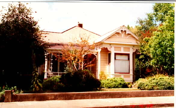 613 Johnson St in Healdsburg, CA - Building Photo - Building Photo