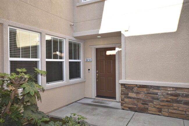 3301 N Park Dr in Sacramento, CA - Building Photo - Building Photo