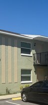 909 E Humphrey St, Unit C in Tampa, FL - Building Photo