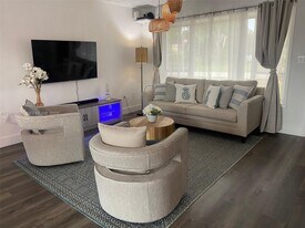 3169 Conway Blvd in Port Charlotte, FL - Building Photo