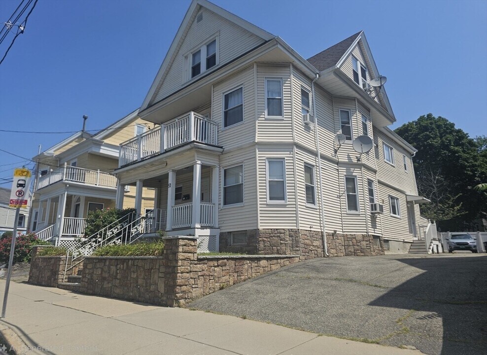 51 Elm St in Somerville, MA - Building Photo