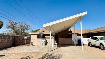 10501 Cozumel Ln in El Paso, TX - Building Photo