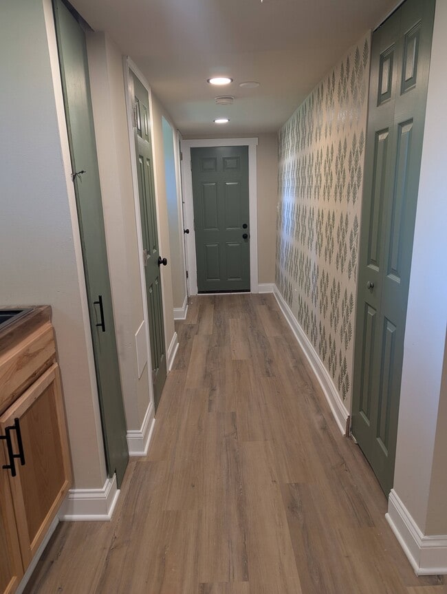 6504 Hansford St, Unit #B1 in District Heights, MD - Foto de edificio - Building Photo