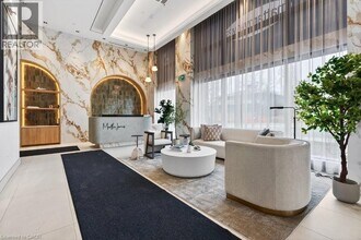 2088 James St in Burlington, ON - Building Photo - Building Photo