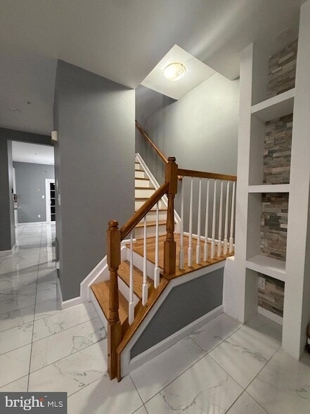 7704 Periwinkle Way, Unit 332 in Severn, MD - Foto de edificio - Building Photo