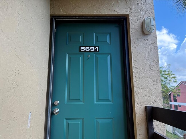 5691 Ashton Lake Dr in Sarasota, FL - Building Photo - Building Photo