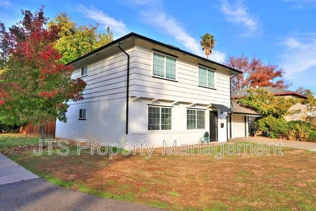 2825 Sweet Way in Sacramento, CA - Building Photo - Building Photo