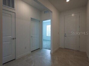 1226 Kazaz Ct in Zephyrhills, FL - Building Photo - Building Photo