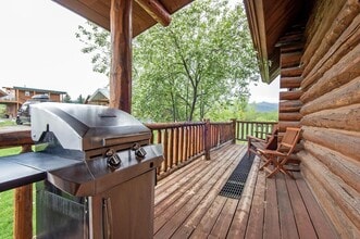 90 W Dogwood St in Victor, ID - Building Photo - Building Photo