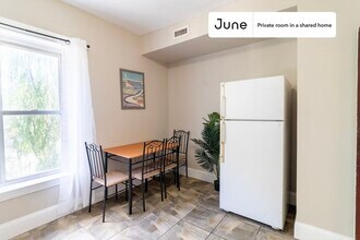 Room in Shared 4 bed/2 bath home, Unit A in Boston, MA - Foto de edificio - Building Photo