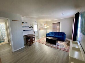 5631 Arlington Park Dr in Dallas, TX - Building Photo - Building Photo