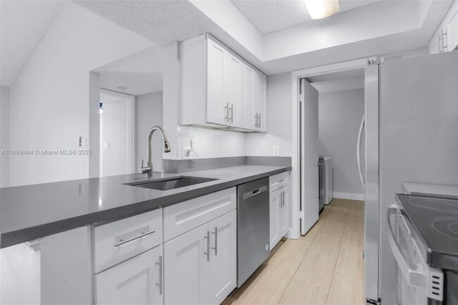 5780 Rock Island Rd, Unit 3789 in Tamarac, FL - Building Photo - Building Photo