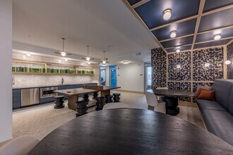 The Harlan in Oakdale, MN - Foto de edificio - Interior Photo