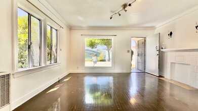 1920 Kent St in Los Angeles, CA - Building Photo - Interior Photo