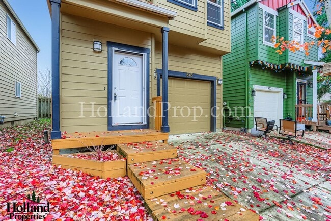 645 SE Shega Ct in Hillsboro, OR - Building Photo - Building Photo