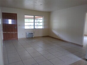1541 NE 131st Ln in North Miami, FL - Foto de edificio - Building Photo