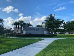 8986 SW 225th St in Cutler Bay, FL - Building Photo - Building Photo