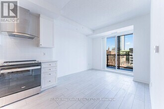 55 Duke St W in Kitchener, ON - Building Photo - Building Photo