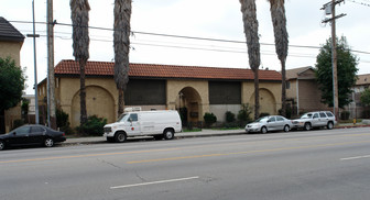 15288 Nordhoff St Apartments