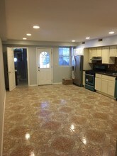 14 Laidlaw Ave, Unit 1 in Jersey City, NJ - Building Photo - Building Photo