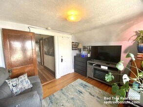 92 Hobart St, Unit 2 in Boston, MA - Building Photo - Building Photo